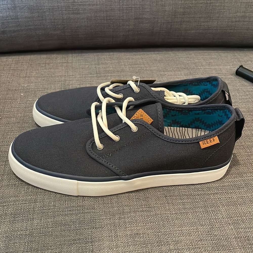 NWT Reed sneakers - Picture 2 of 5